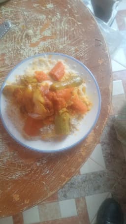 Assiette de couscous aux légumes